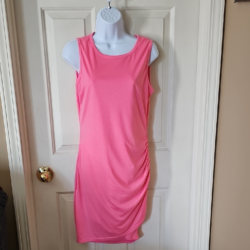 Chic Pink Mini Dress with Flattering Fit